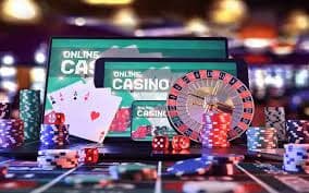 Studio live casino mawaetoto dengan dealer profesional dan kamera multi-sudut